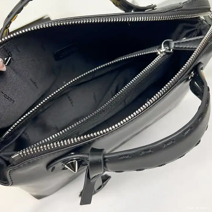 Vintage HOT In Fendi Logo By Black Way The Medium ROMA Leather Boston Bag Calf 0529